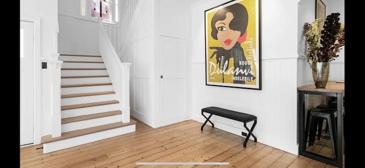 Študovňa/knižnica na poschodí