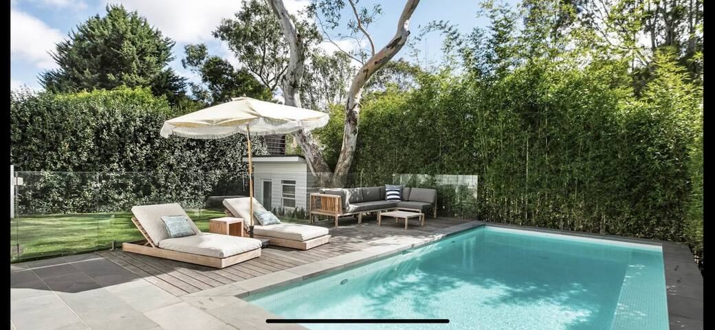 6 Bedroom Californian Bungalow gallery image 2