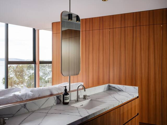 ‘Hobart’ – Penthouse with private heated pool gallery image 5