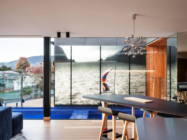 ‘Hobart’ – Penthouse with private heated pool gallery image 3