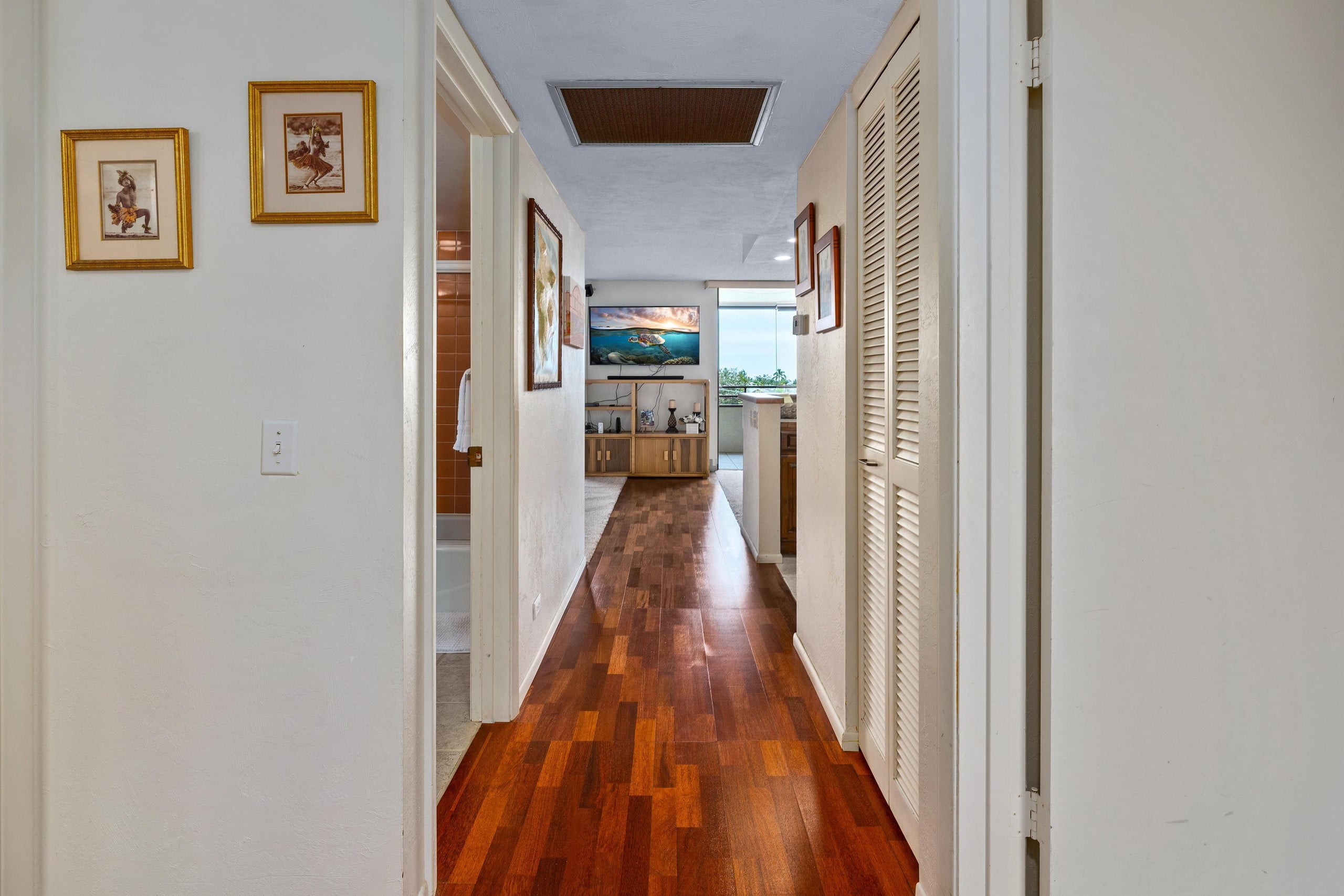Beachfront 2BR across Magic Sands Beach - Photo 4