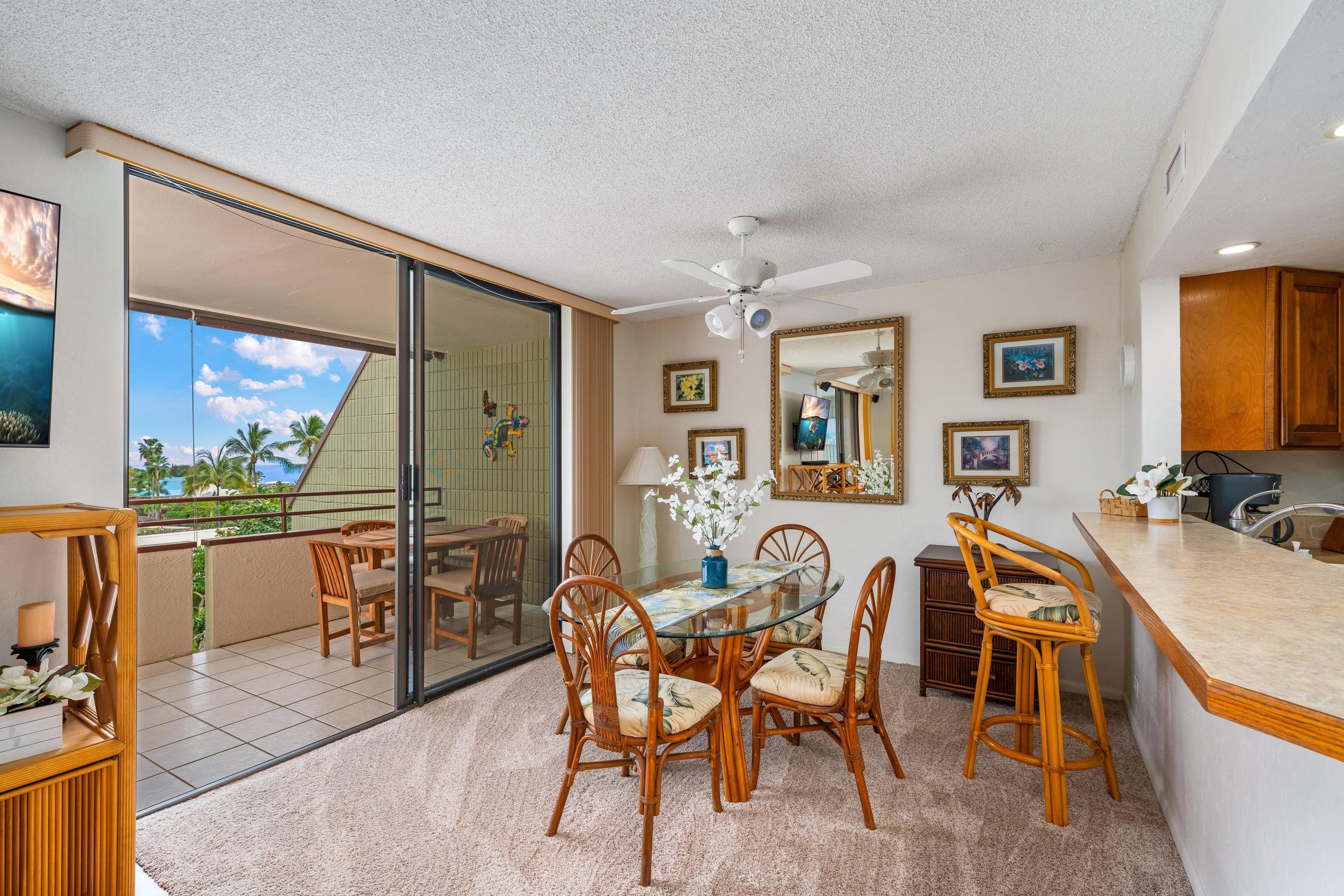Beachfront 2BR across Magic Sands Beach - Photo 13
