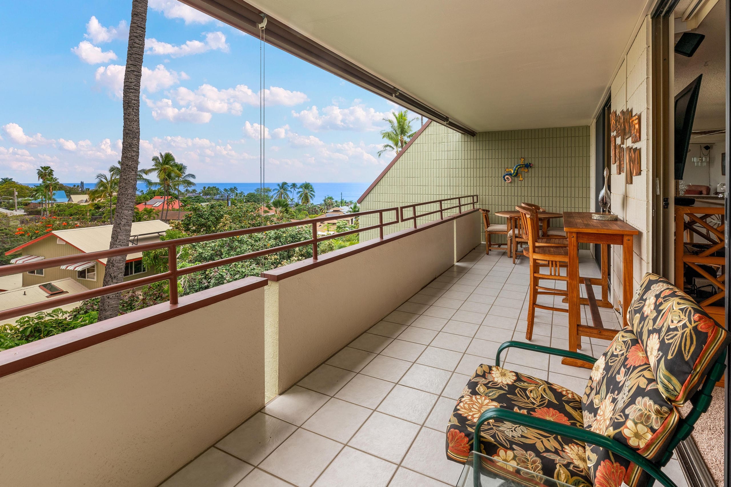 Beachfront 2BR across Magic Sands Beach - Photo 30