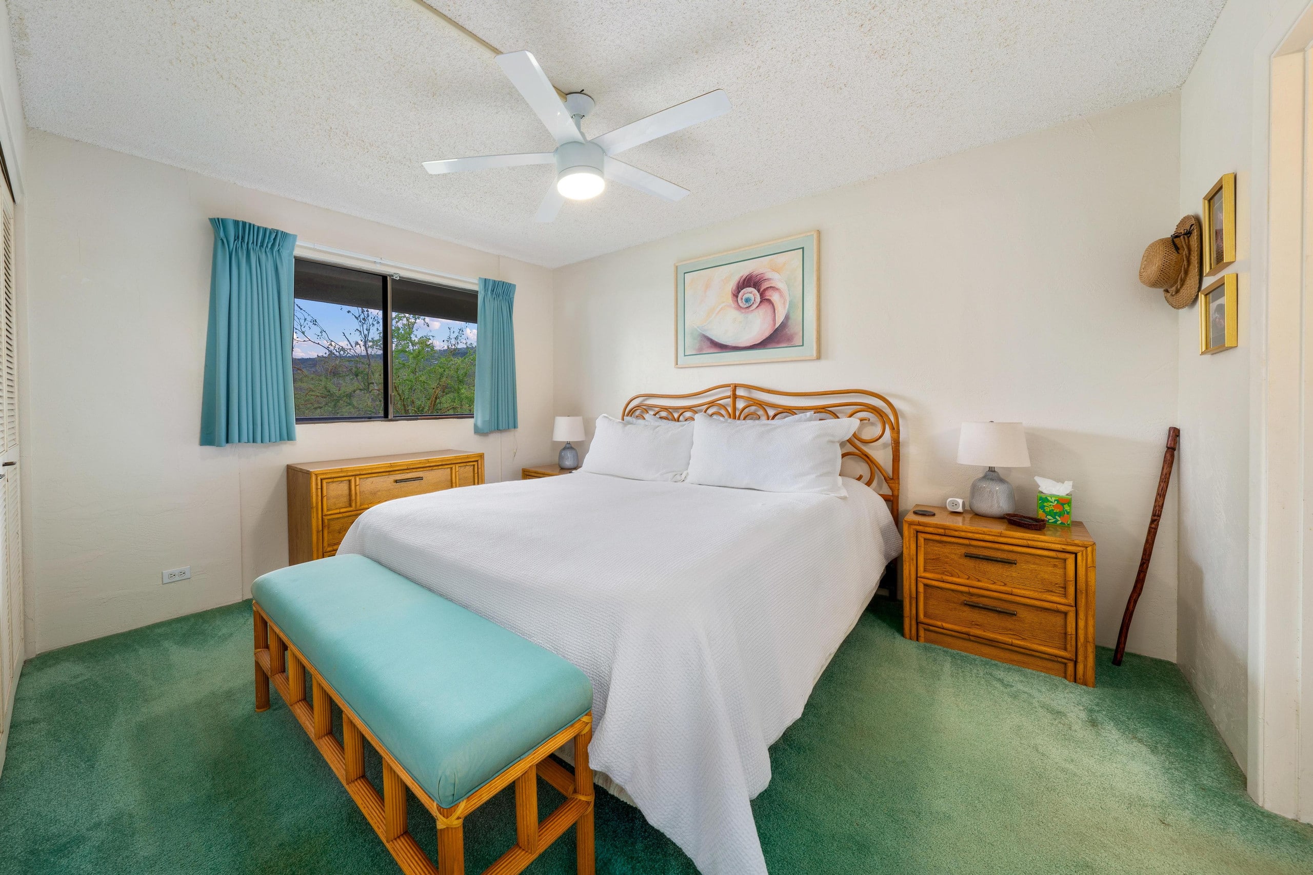 Beachfront 2BR across Magic Sands Beach - Photo 16