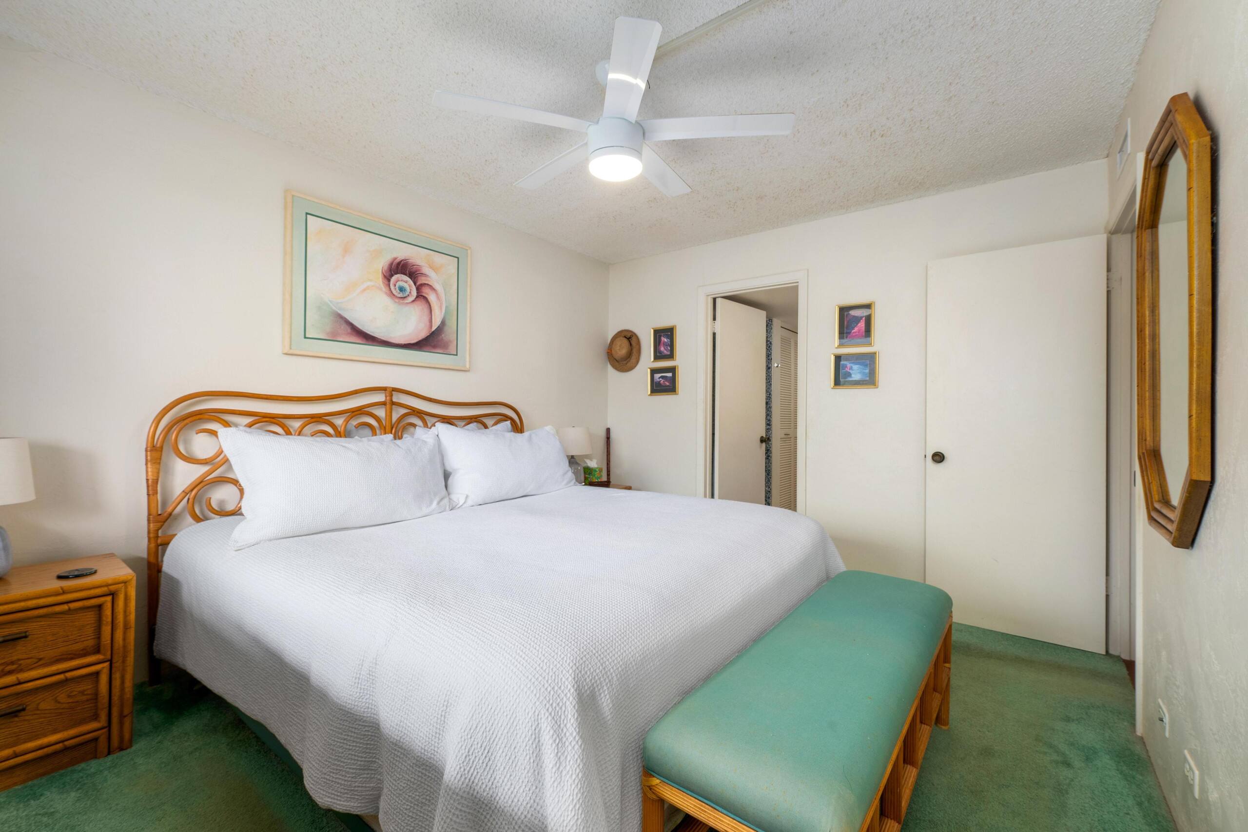 Beachfront 2BR across Magic Sands Beach - Photo 17