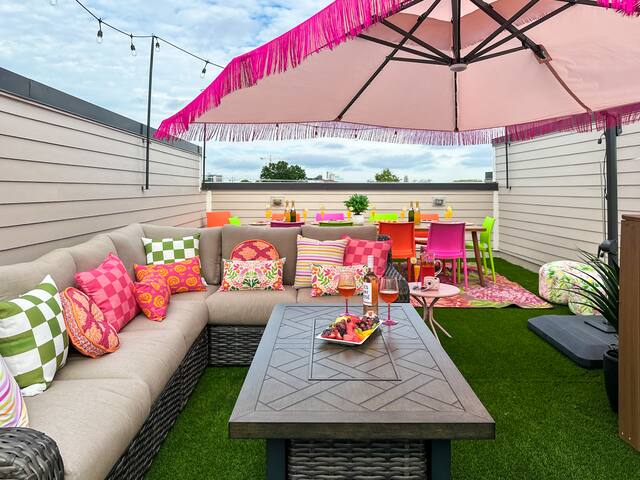 Welcome Lyric Lounge! RoofTop Deck,Perfect For CMA gallery image 2