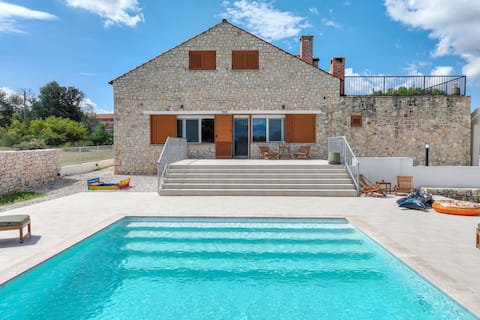 Successful Airbnb property: Holiday Home Demare with Heated Pool in Općina Poličnik