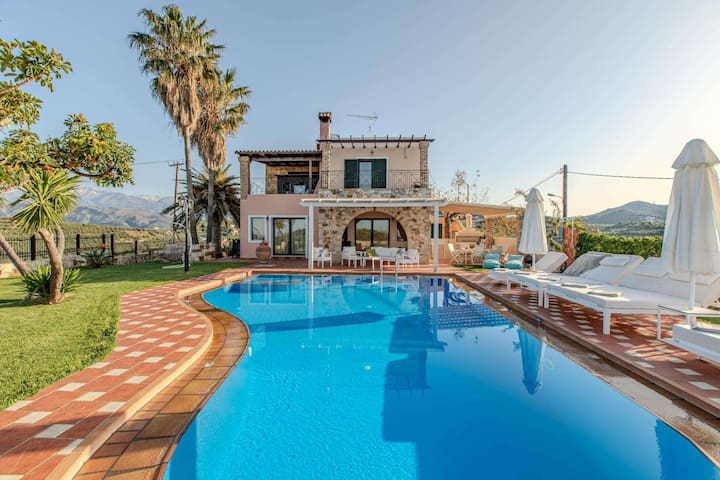 Villa Trouli by Vintage Travel