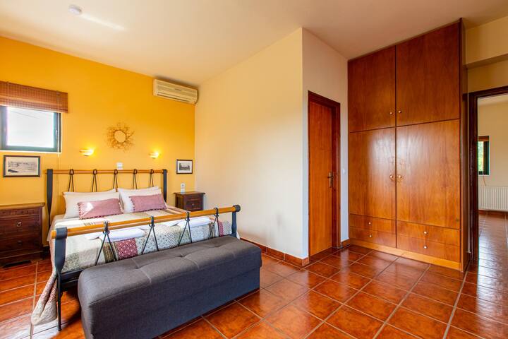 Villa Trouli by Vintage Travel gallery image 4