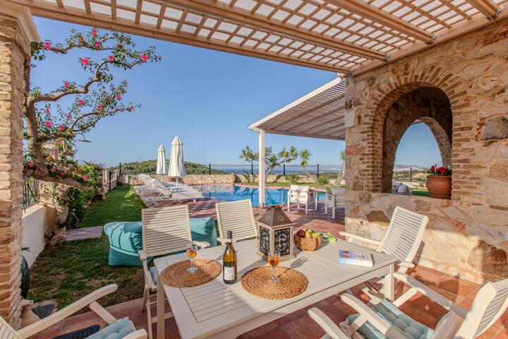 Villa Trouli by Vintage Travel gallery image 3