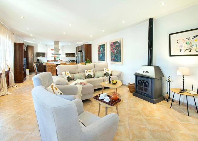 C’an Pontarro by Vintage Travel gallery image 3