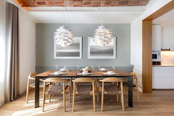 Luxury | King Beds | Central AC | Heart of BCN gallery image 2