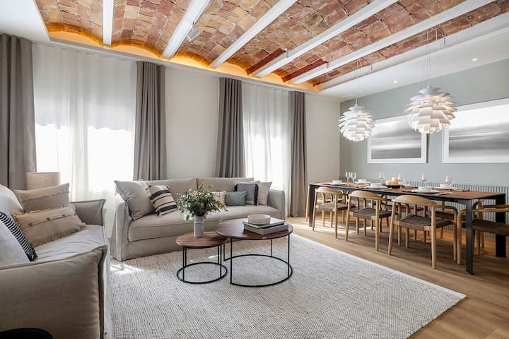 Luxury | King Beds | Central AC | Heart of BCN