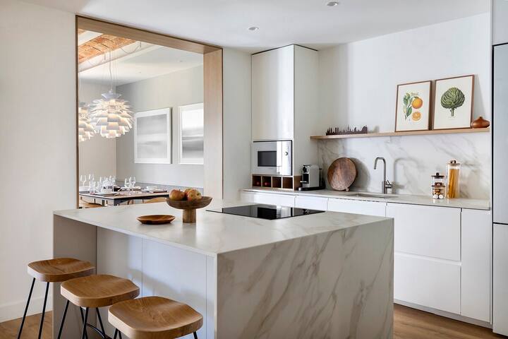 Luxury | King Beds | Central AC | Heart of BCN gallery image 3