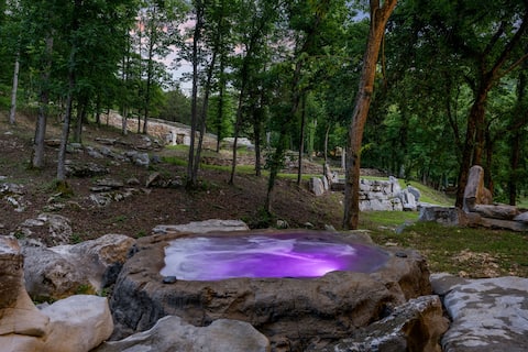 Cozy Cabin With Boulder Hot Tub Near Buffalo River