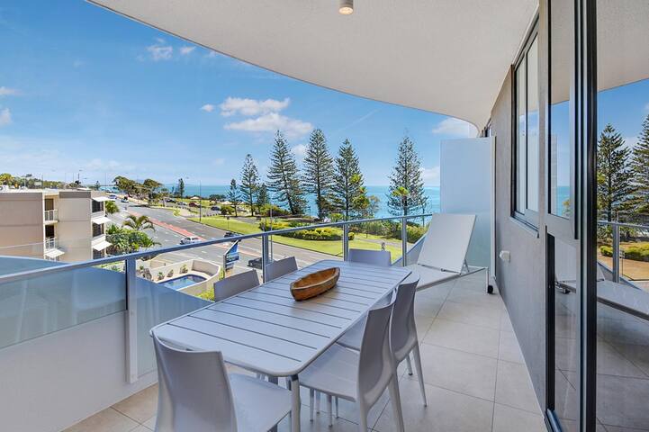 2 Bedroom Ocean View Apartment