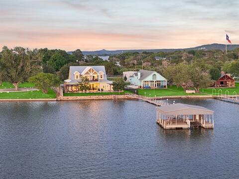 Sunshine House | Dock, Pool and Hot Tub!