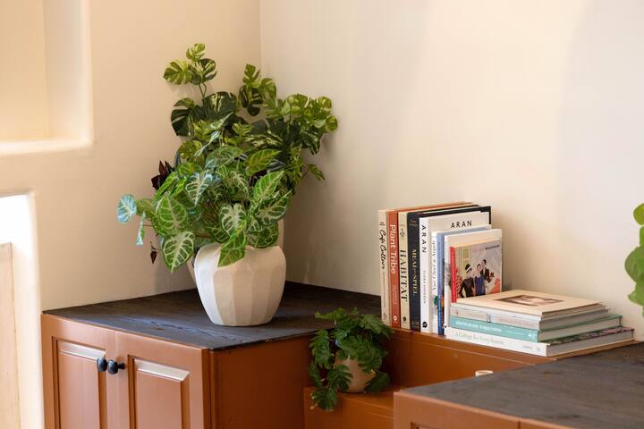 The Canal Escape – canal-front Italian villa gallery image 5