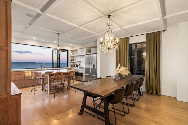 Five Star Focused - Holiday Homes managed Airbnb listing 1