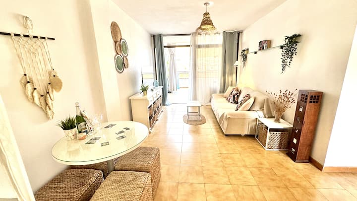Urban Oasis In Los Cristianos · By Deihu Experienc - Los Cristianos
