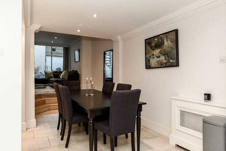Stunning 3BR Home With Terrace in Knightsbridge gallery image 5