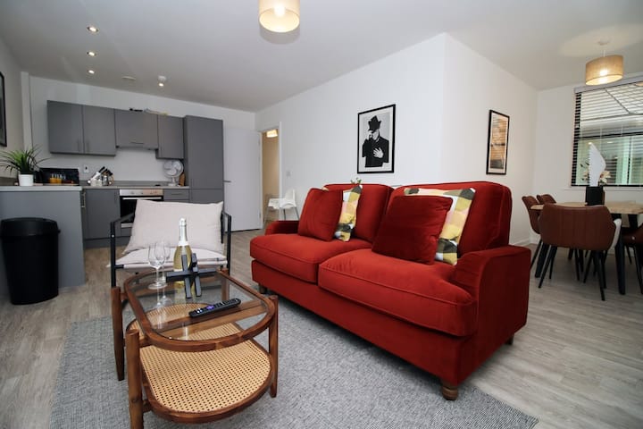 Modern Two Br | Free Parking - Taunton