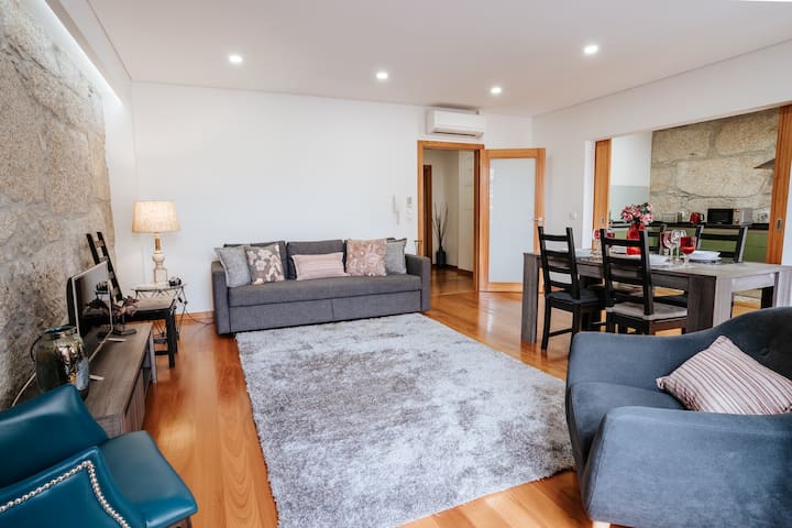 apt 2 bedrooms ideal for a family/couples/p2