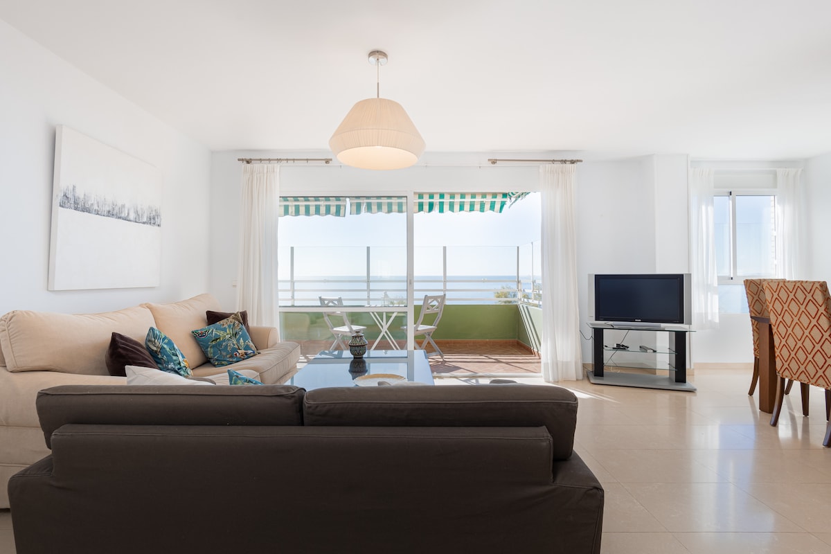 Popular Airbnb listing: C90 Amazing Sea view 3 Bdr Beach in Echeverría Del Palo
