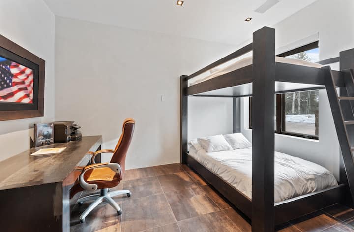 带双层床的第四间卧室-一楼