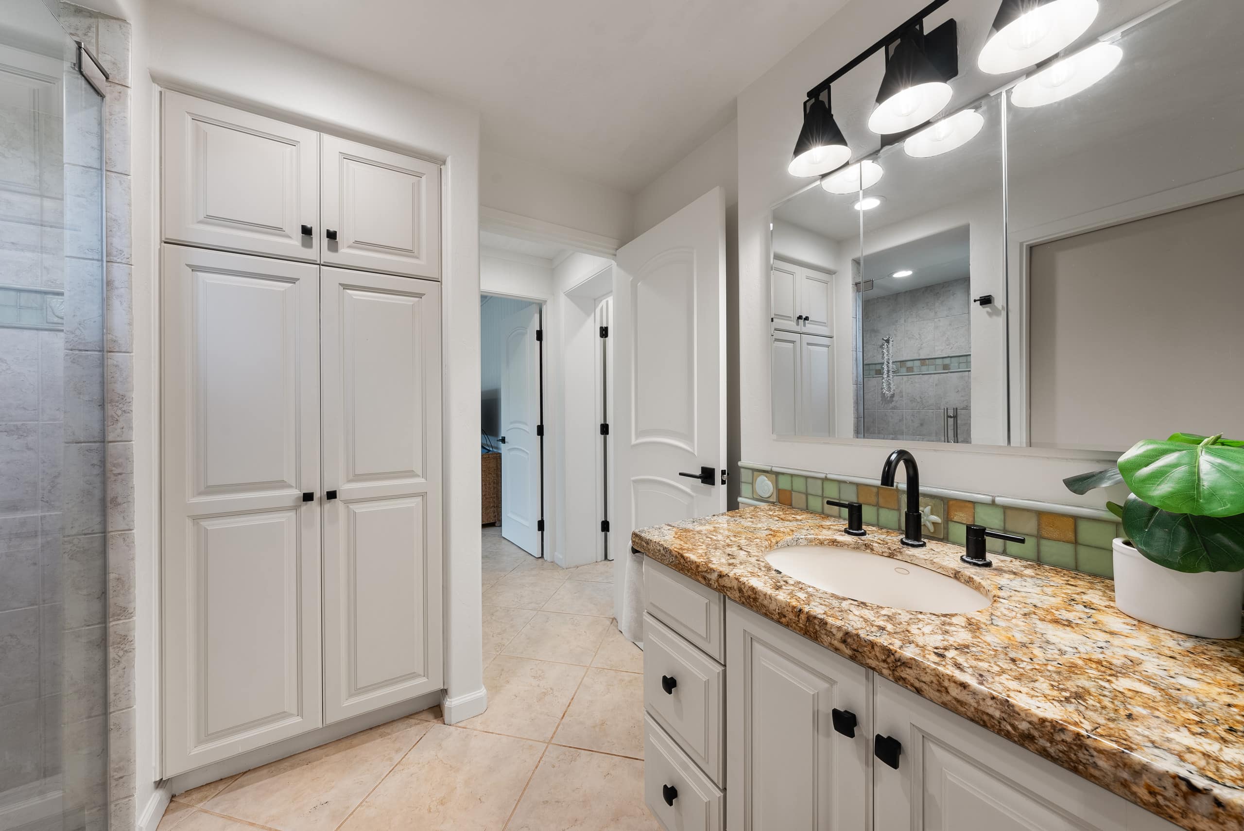 Condo in Lahaina · ★4.75 · 3 bedrooms · 2 beds · 2 baths - Image 35