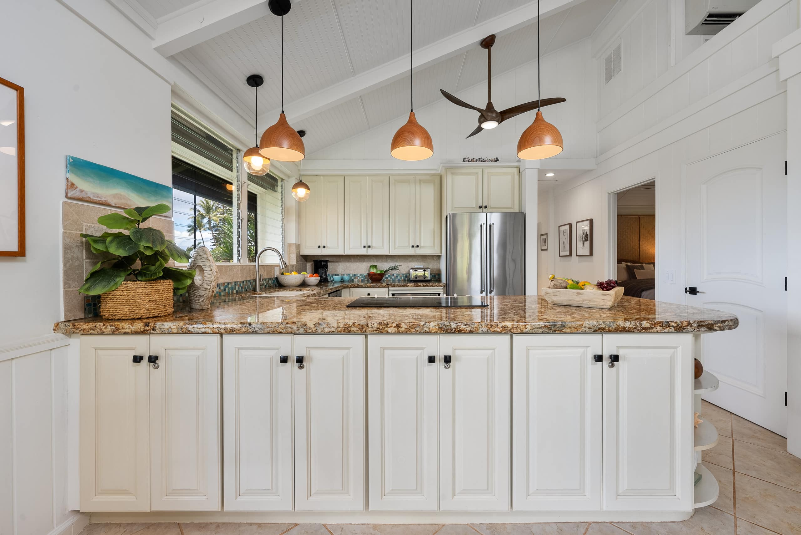 Condo in Lahaina · ★4.75 · 3 bedrooms · 2 beds · 2 baths - Image 23