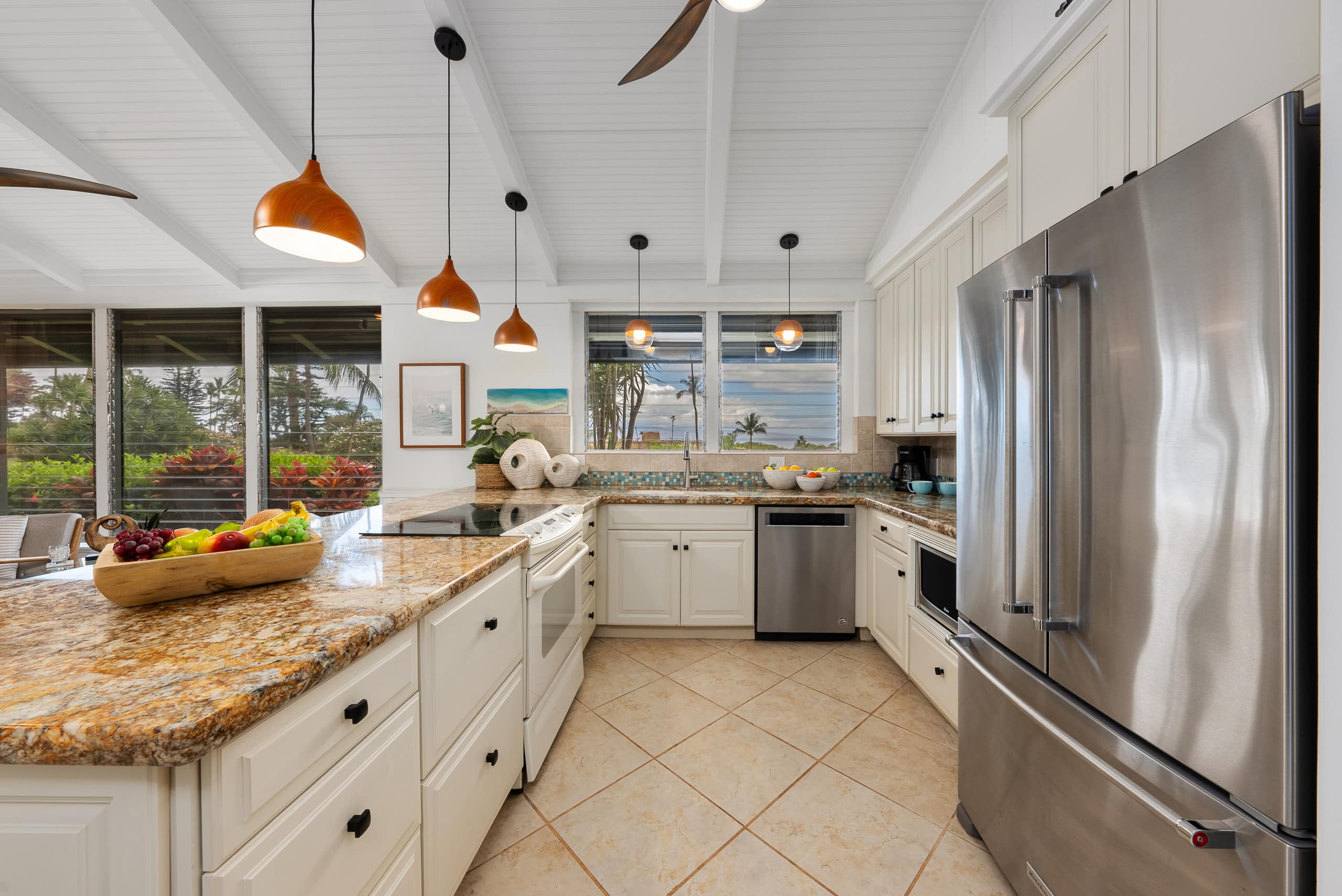 Condo in Lahaina · ★4.75 · 3 bedrooms · 2 beds · 2 baths - Image 3