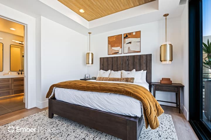 906 W Sapphire Sky - www.trussmedia.co - 032