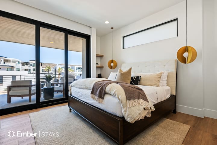 906 W Sapphire Sky - www.trussmedia.co - 010