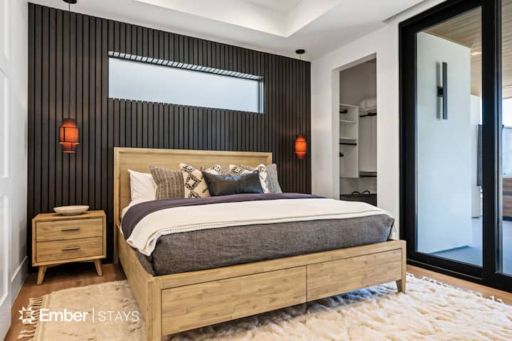 906 W Sapphire Sky - www.trussmedia.co - 002