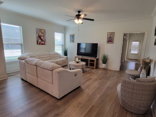 Sweetlife Properties managed Airbnb listing 3