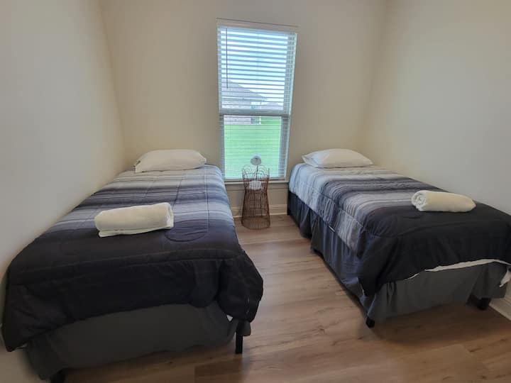 Bedroom # 3 - 2 single beds