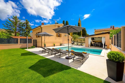 Popular Airbnb listing: Villa Rita by Istrialux in Općina Ližnjan