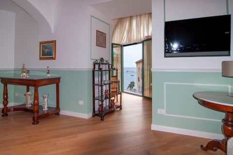 Successful Airbnb property: Sea view Apartment-2 min from Amalfi Duomo-Terrace in Amalfi