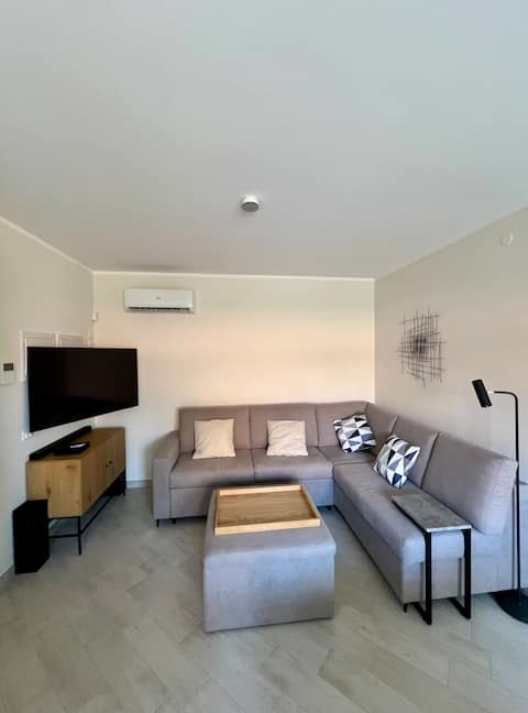 Popular Airbnb listing: Novimo Comfort Apartment with lift+privat parking in Terrasini