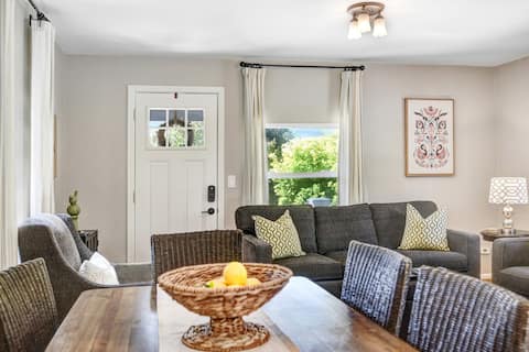 Popular Airbnb listing: Small Cottage in Napa
