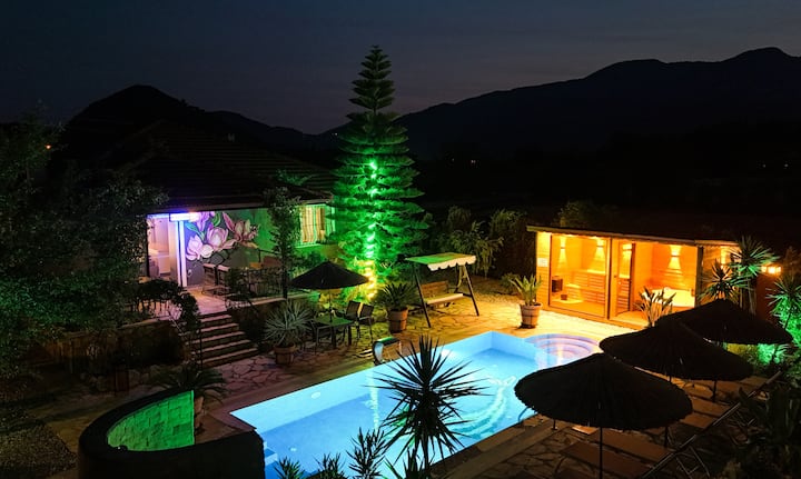 4-bed Villa- Sleeps 8, Pet Friendly & Nature Views - Dalaman