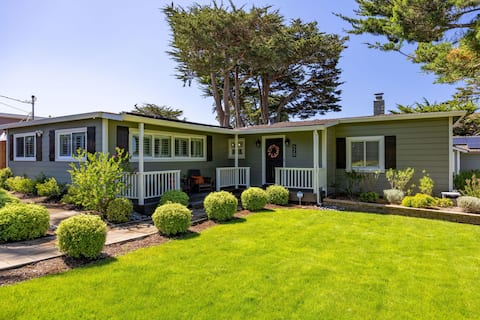 Coastal Charm Inviting 3 Br Montara Home