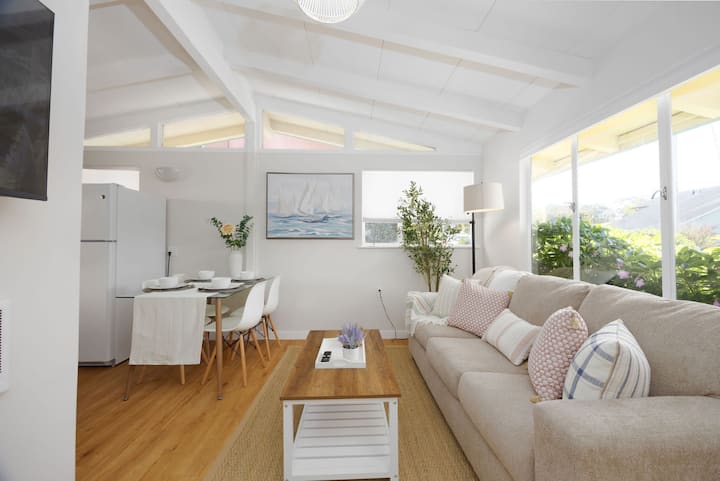 Private Cottage House - Walk To Beaches Harbor - Half Moon Bay