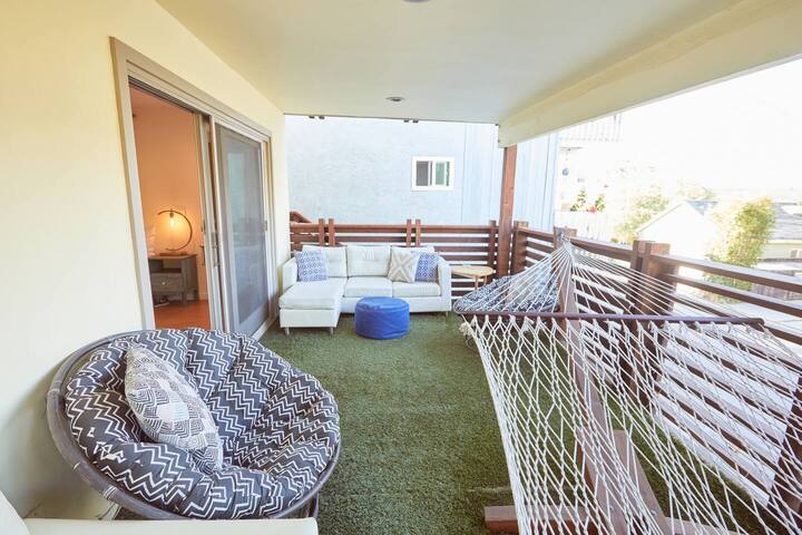 Family-Friendly Seaside Oasis! 2 min walk to waves gallery image 5