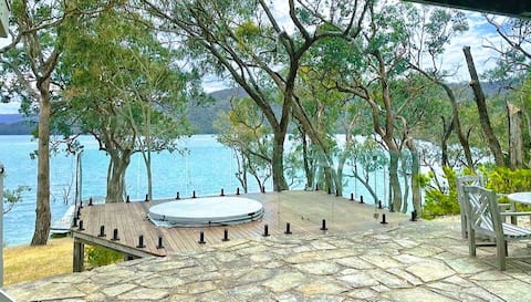 Glasshouse at Lake Eildon