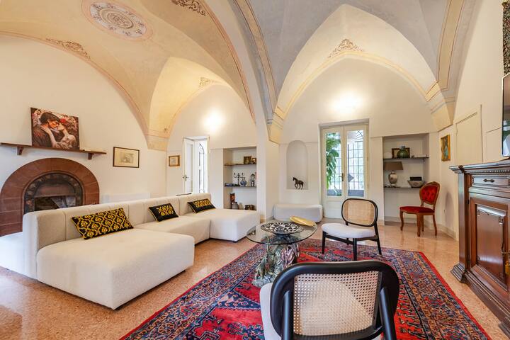 Villa Vallone Luxury With Pool – Happy Rentals gallery image 4