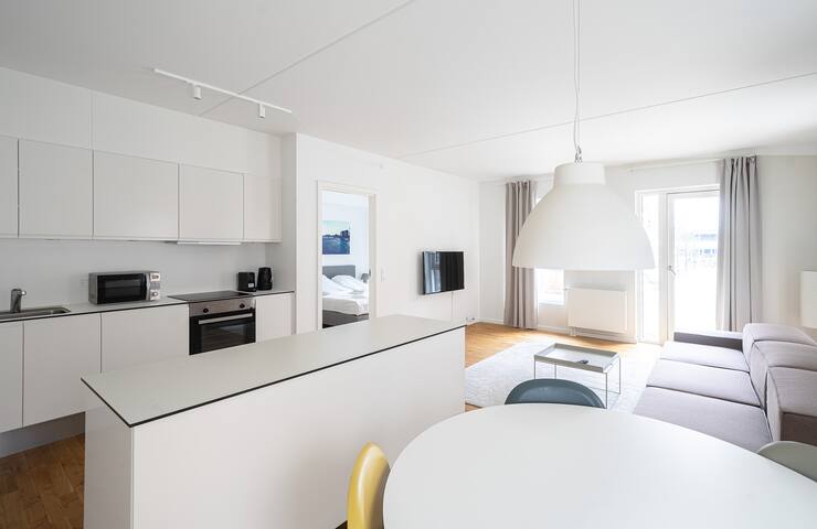 Fantastic 3-BR apartment w/ french balconies – 149 gallery image 2