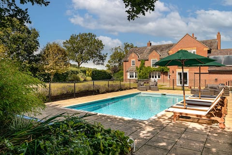 Port Hill House with Heated Outdoor Pool