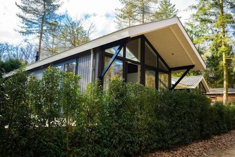 Bos Cottage
